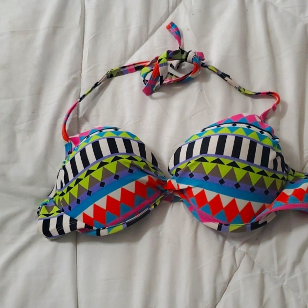 XHILARATION MULTI-COLOR, UNDERWIRE AND LIFT BATHING SUIT TOP, SIZE M